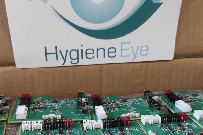 チューブレス Hygiene Eye のプリント基板の製造方法 image